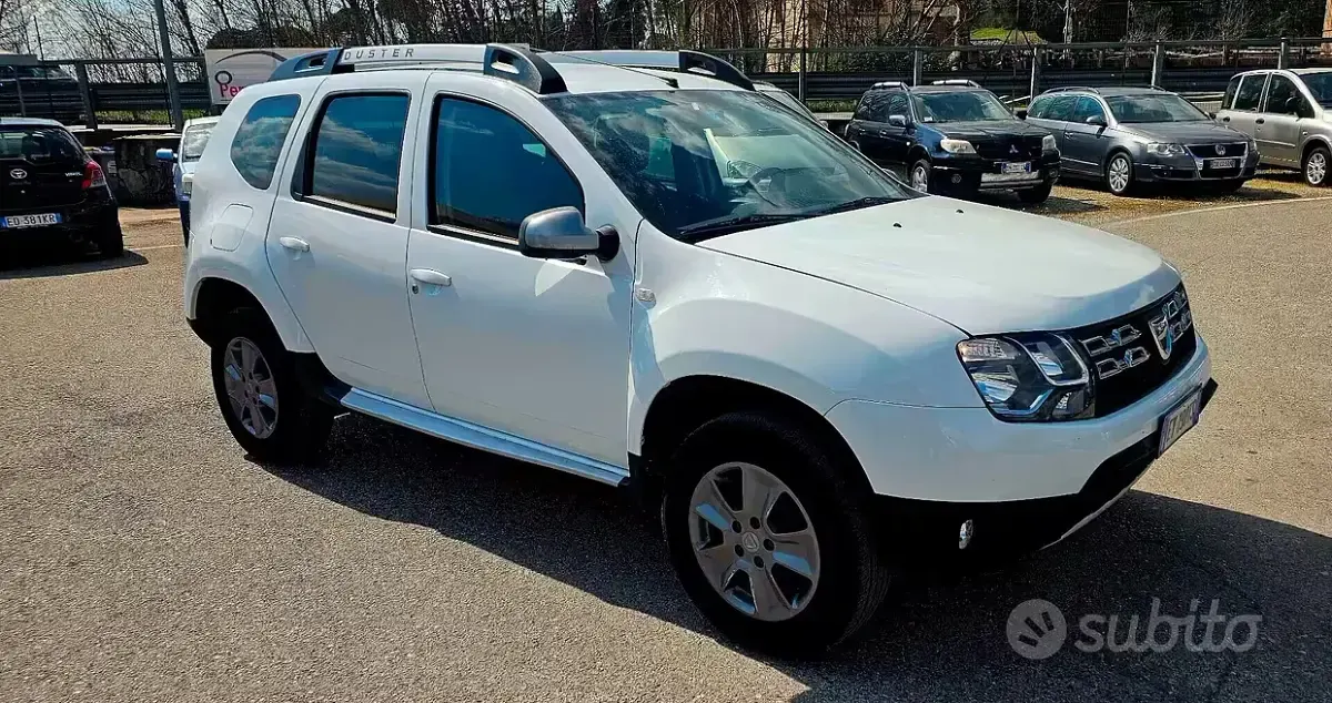 Usata Dacia Duster Ambiance 101 CV (74 kW) 2015 Bianco SUV