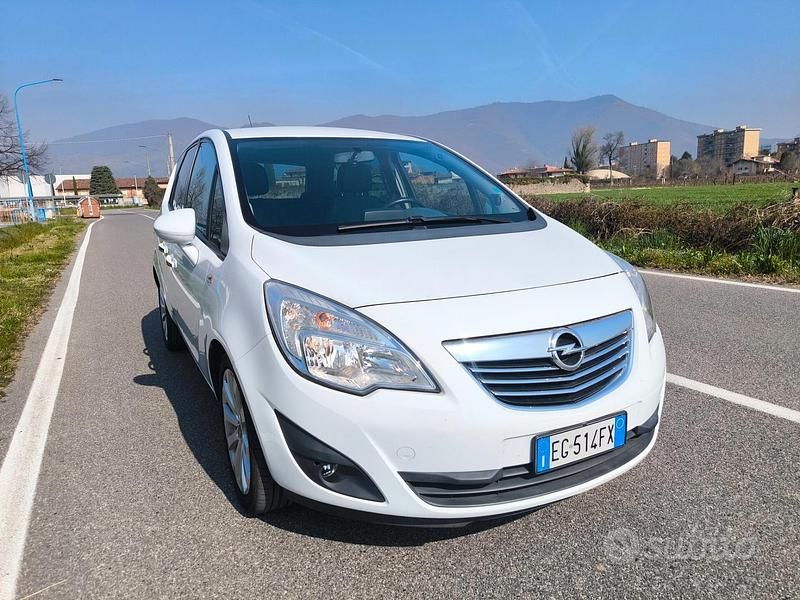 Usata Opel Meriva 101 CV (74 kW) 2011 Bianco Monovolume