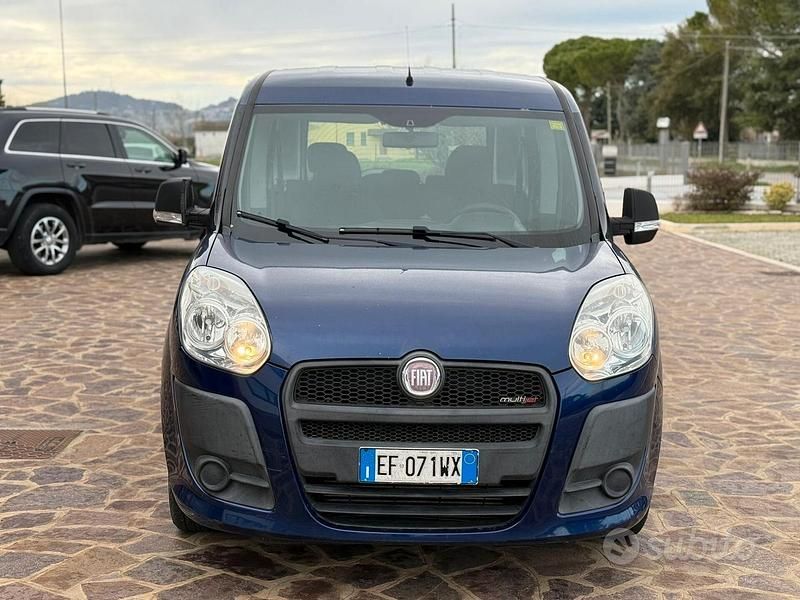 Usata Fiat Doblò 105 CV (77 kW) 2010 Blu/azzurro Monovolume