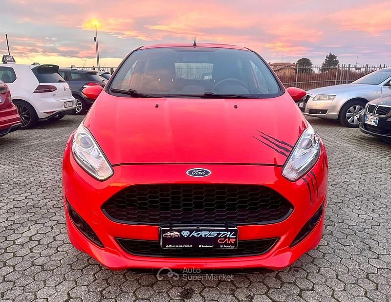 Usata Ford Fiesta ST-Line 75 CV (55 kW) 2017 Rosso Berlina