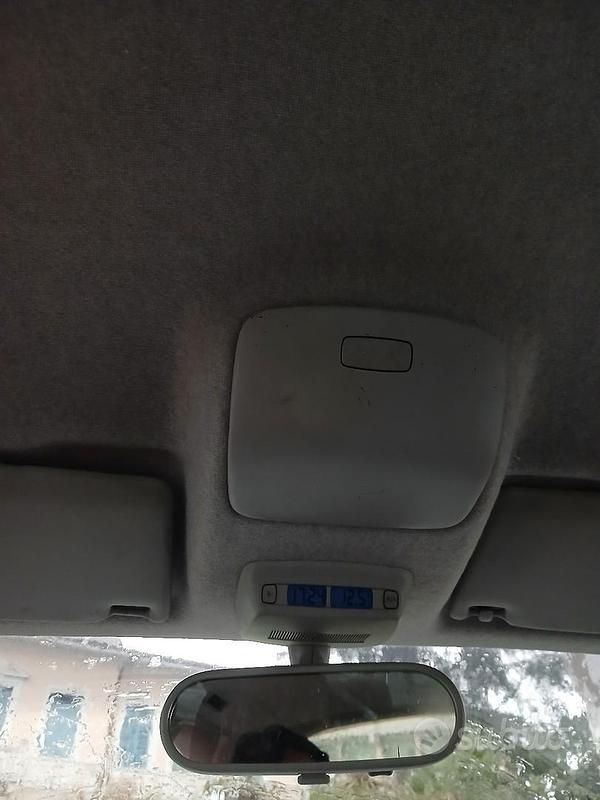 Usata VW New Beetle 2005 Rosso Utilitaria