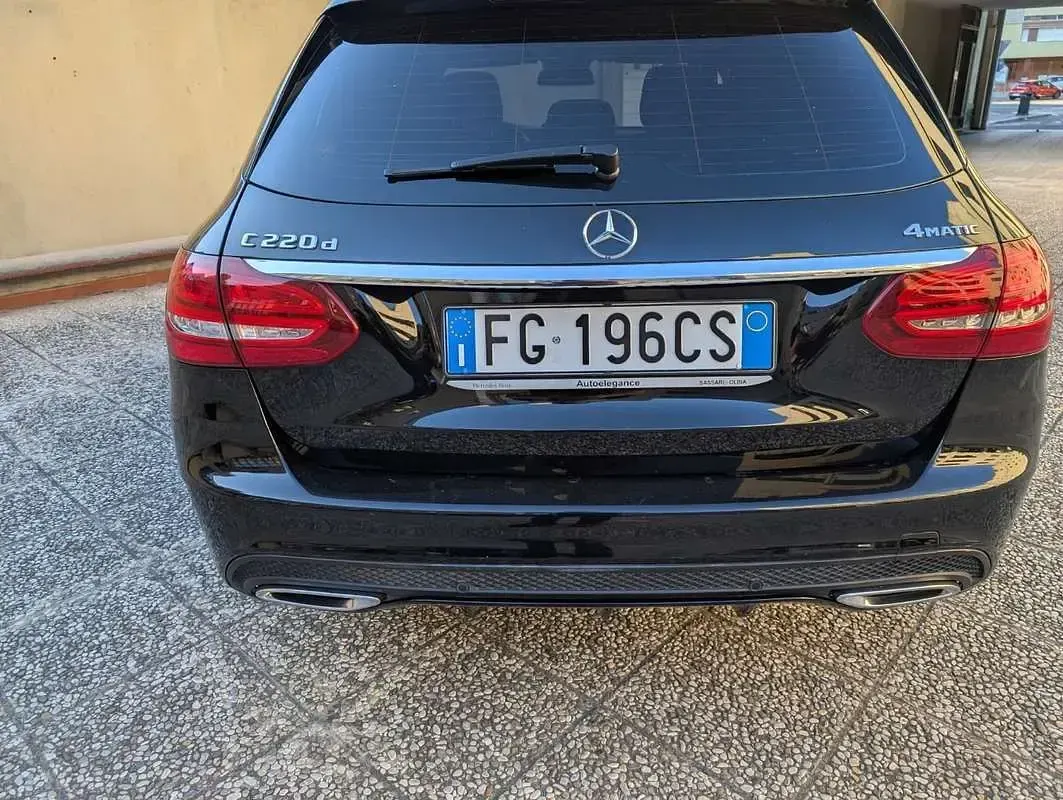 Usata Mercedes C220 Premium 170 CV (125 kW) 2016 Nero Station wagon