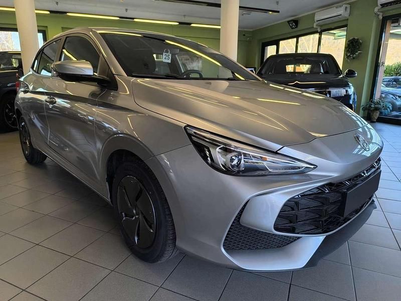 Grigio Nuova 2025 MG MG3 Due volumi | 16.500 € (Cara) - Immagine 1/2