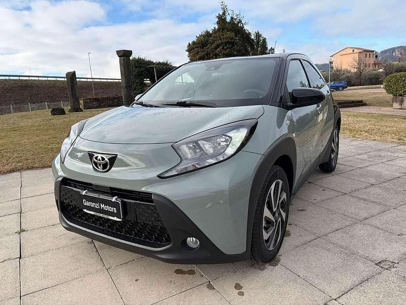 Verde Nuova 2025 Toyota Aygo X Trend SUV | 17.800 € (Buon prezzo) - Immagine 1/4