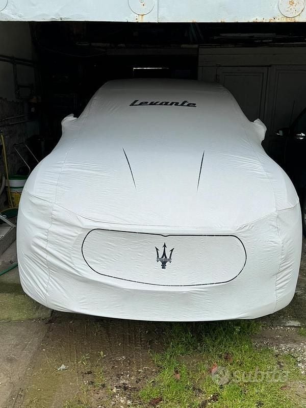 Usata Maserati Levante 275 CV (202 kW) 2019 Nero SUV