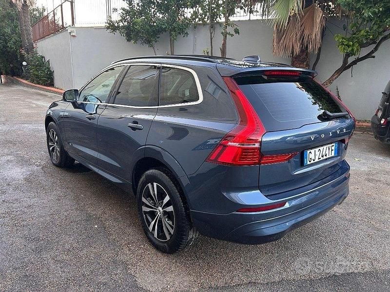 Usata Volvo XC60 Plus 197 CV (144 kW) 2022 Blu metallizzato SUV