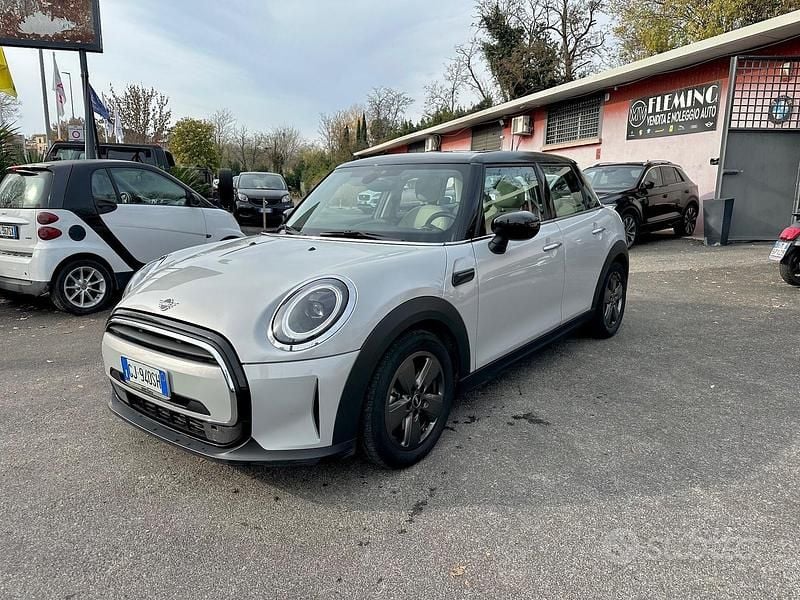 Grigio Usata 2022 Mini Cooper Essential Due volumi | 22.500 € (Buon prezzo) - Immagine 1/4