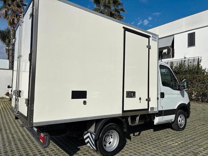 Usata Iveco Daily 145 CV (106 kW) 2012 Bianco