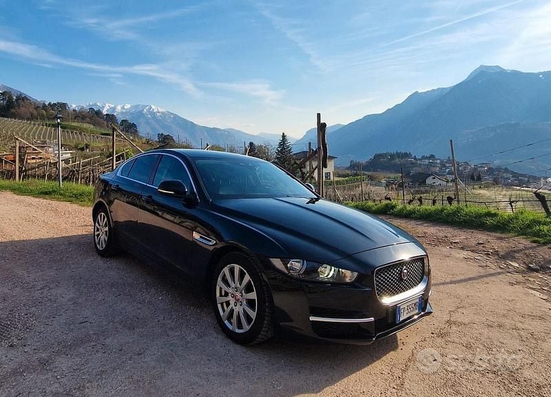 Usata Jaguar XE R-Sport 180 CV (132 kW) 2018 Nero Berlina