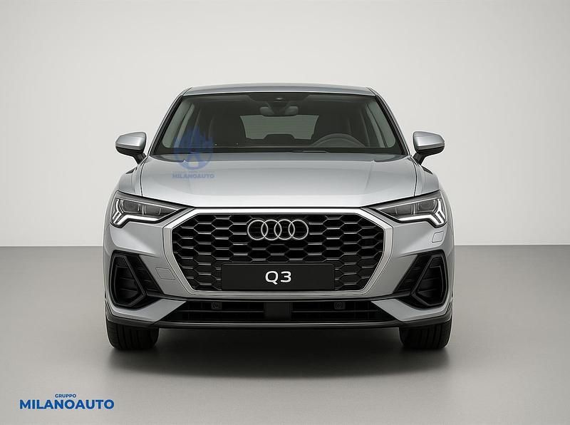 Usata Audi Q3 Sportback S-Line 200 CV (147 kW) 2023 Argento SUV