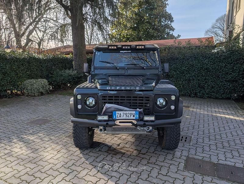 Usata Land Rover Defender SE 122 CV (89 kW) 2003 Nero Station wagon