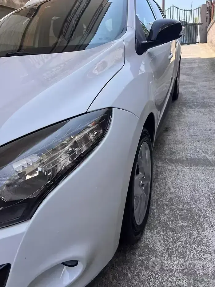 Usata Renault Mégane GrandTour 110 CV (80 kW) 2012 Bianco Station wagon