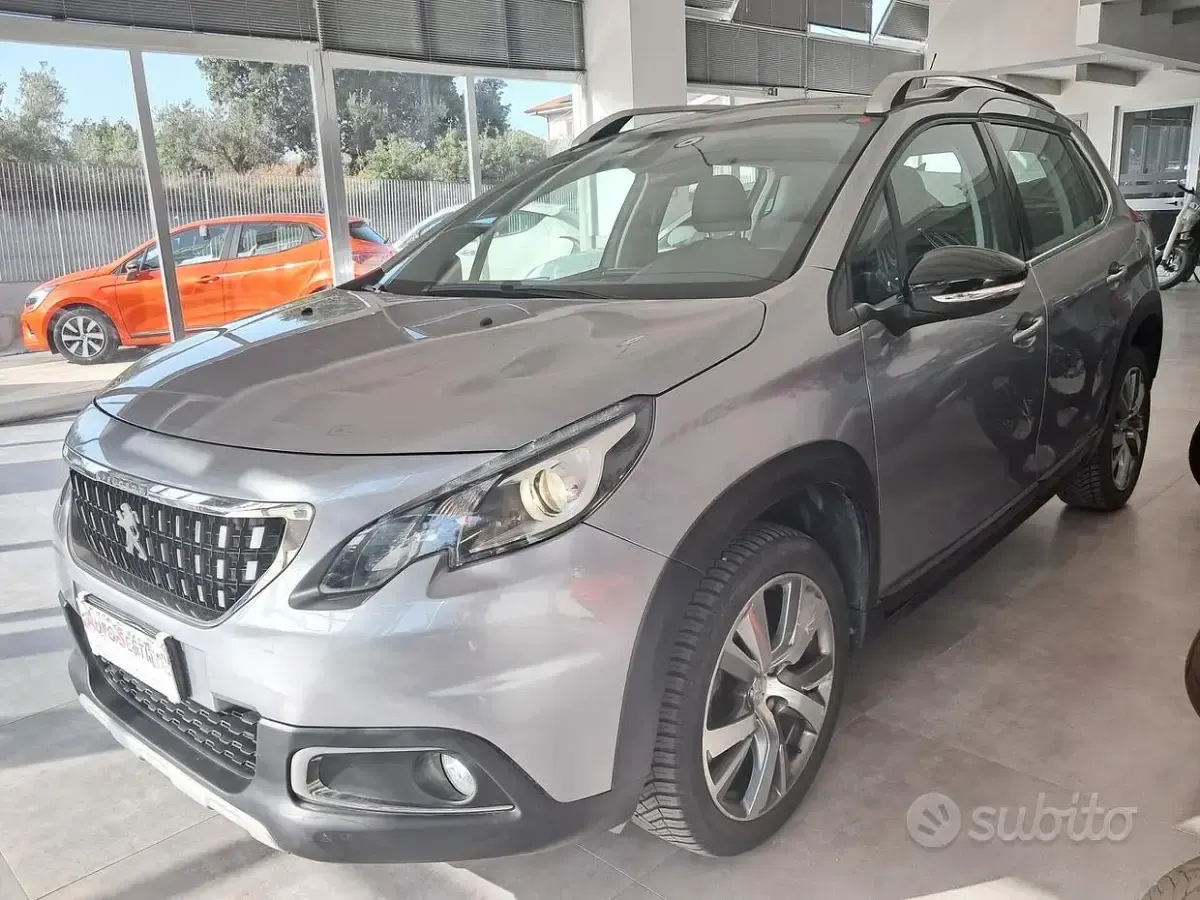 Usata Peugeot 2008 Allure 102 CV (75 kW) 2019 Grigio SUV