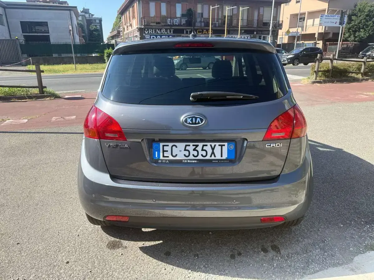 Usata Kia Venga 116 CV (85 kW) 2010 Grigio Utilitaria