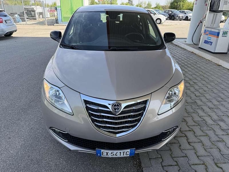 Usata Lancia Ypsilon Silver 69 CV (50 kW) 2015 Bronzo Utilitaria
