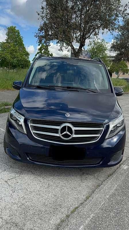 Usado Mercedes V220 163 CV (119 kW) 2018 Azul Monovolumen