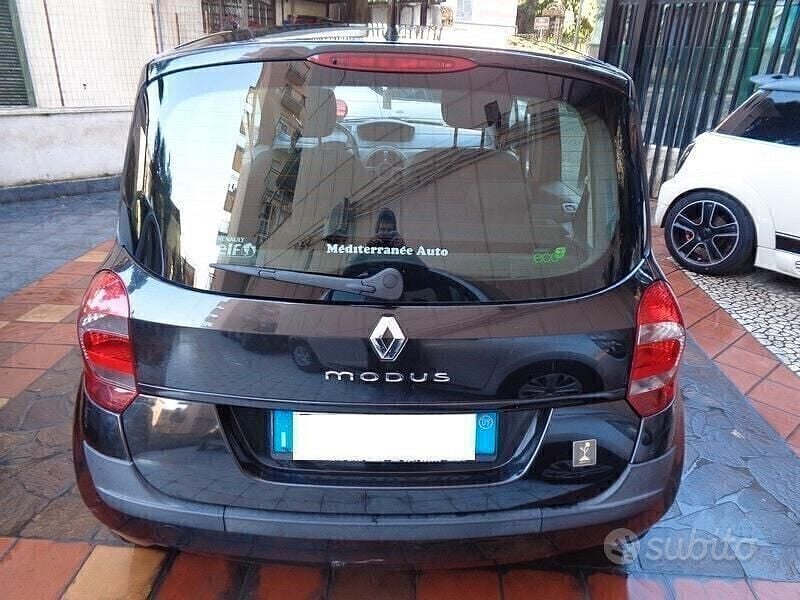 Usata Renault Modus 75 CV (55 kW) 2009 Nero Monovolume
