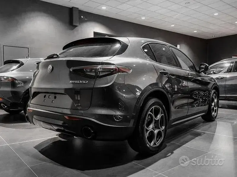 Nuova Alfa Romeo Stelvio Sprint 210 CV (154 kW) 2026 Grigio SUV