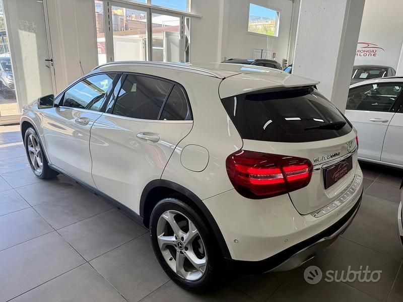 Usata Mercedes GLA200 Premium 136 CV (100 kW) 2018 Bianco SUV