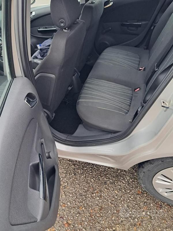 Usata Opel Corsa 2008 Berlina