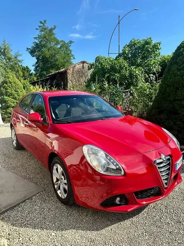 Usata Alfa Romeo Giulietta Exclusive 105 CV (77 kW) 2012 Rosso Utilitaria