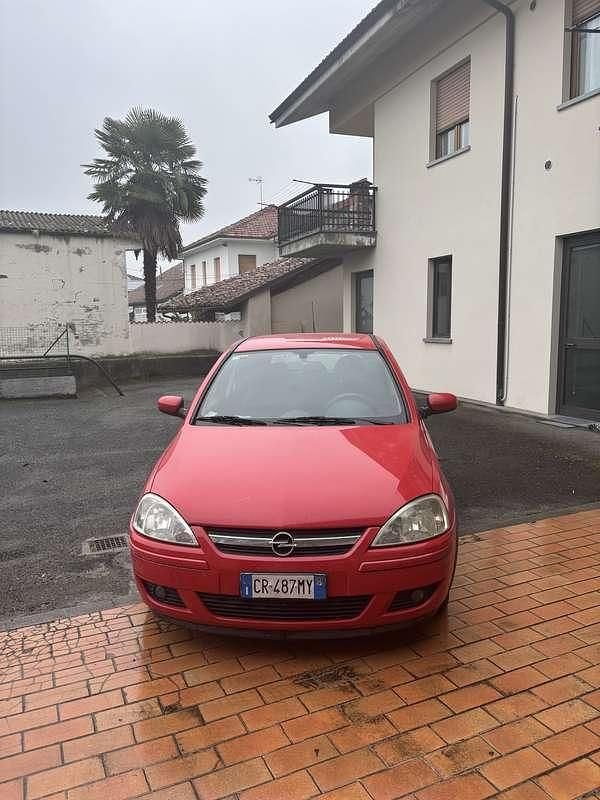 Usata Opel Corsa Edition 60 CV (44 kW) 2004 Berlina
