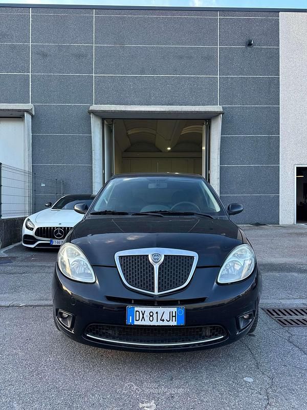 Usata Lancia Ypsilon 77 CV (56 kW) 2009 Nero Utilitaria