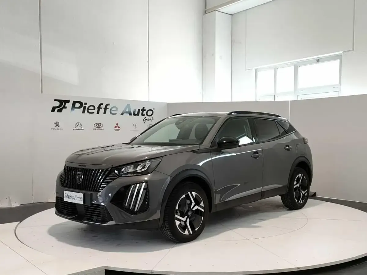 Usata Peugeot 2008 Allure 102 CV (75 kW) 2023 SUV