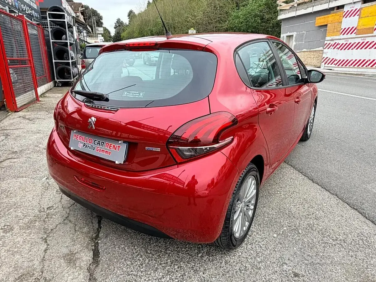 Usata Peugeot 208 Allure 82 CV (60 kW) 2017 Rosso Utilitaria