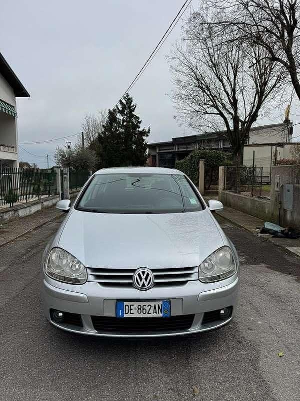 Usata VW Golf V Sportline 105 CV (77 kW) 2007 Berlina