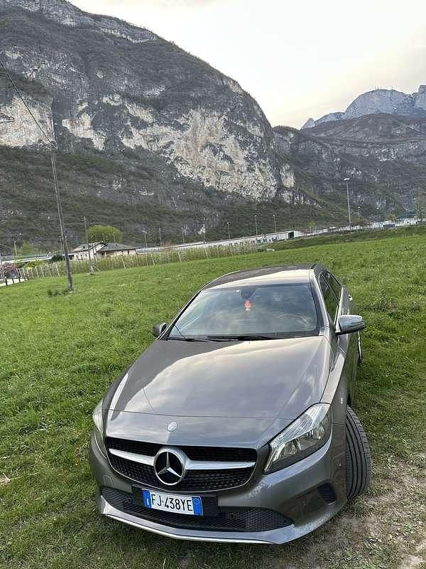 Usata Mercedes A180 109 CV (80 kW) 2017 Berlina