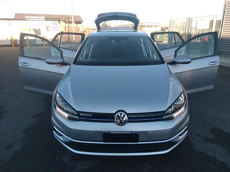 Usata VW Golf VIII Executive 130 CV (95 kW) 2020 Argento Berlina