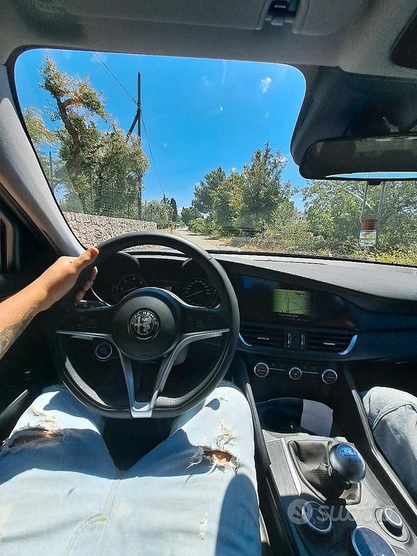 Usata Alfa Romeo Giulia 150 CV (110 kW) 2017 Grigio Berlina