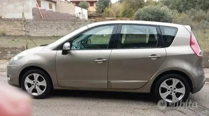 Usata Renault Scénic III XMOD 110 CV (80 kW) 2009 Monovolume