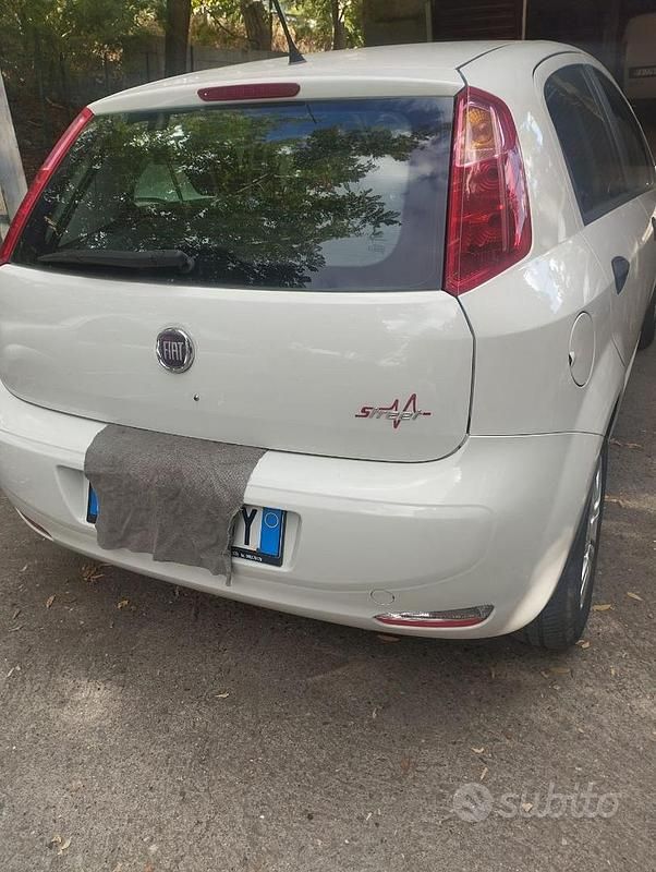 Usata Fiat Punto 75 CV (55 kW) 2015 Utilitaria
