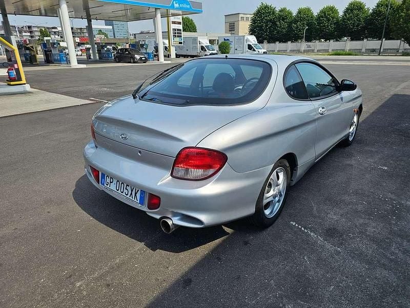 Usata Hyundai Coupé 140 CV (102 kW) 2001 Argento Coupé