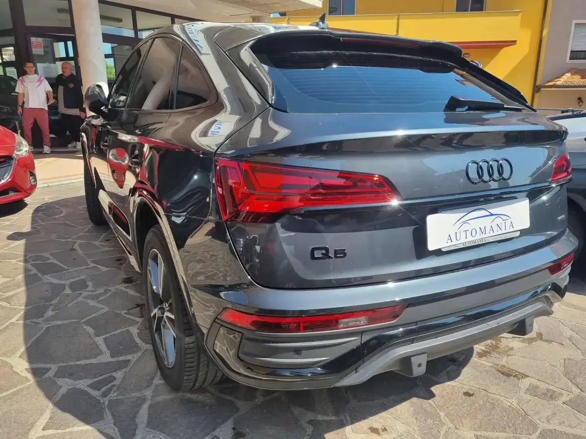 Usata Audi Q5 Sportback S-Line 204 CV (150 kW) 2023 Nero SUV