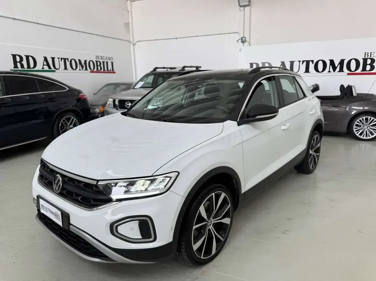 Usata VW T-Roc Life 150 CV (110 kW) 2022 Pure white SUV