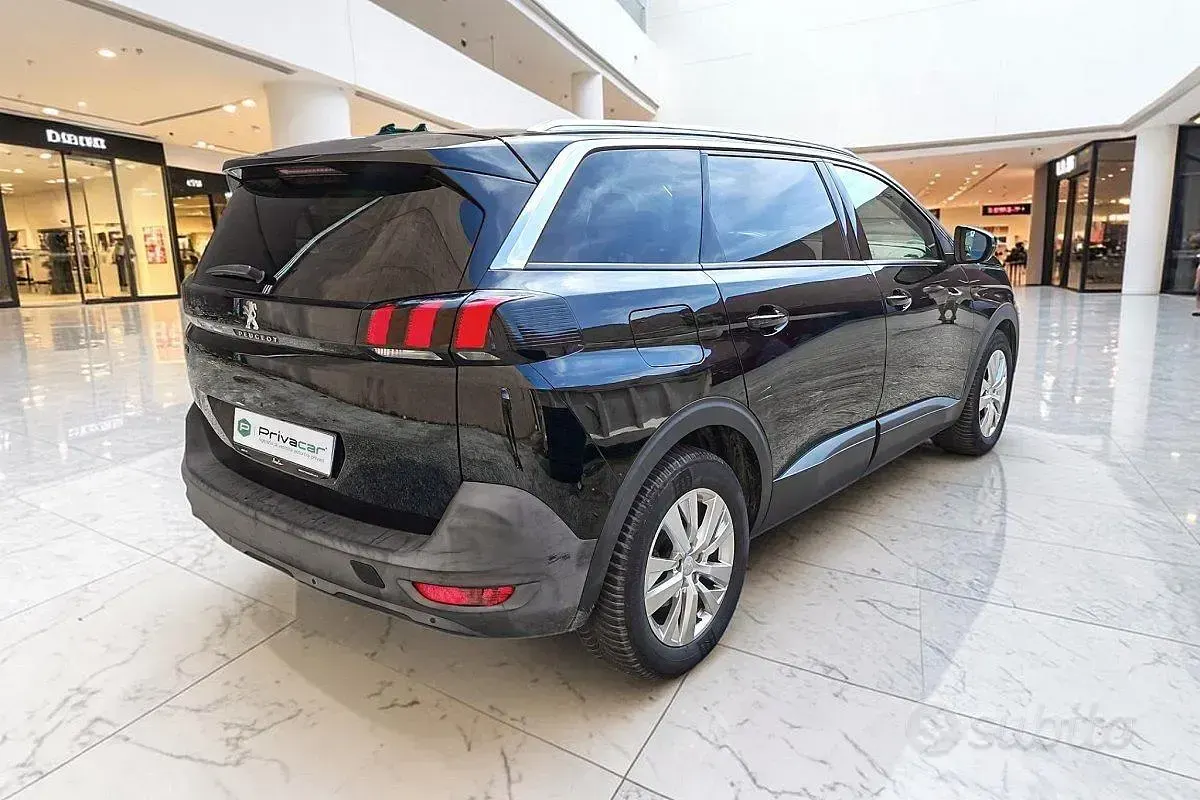 Usata Peugeot 5008 Allure 120 CV (88 kW) 2017 Nero SUV