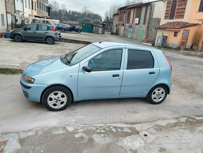 Usata Fiat Punto 2001 Blu Berlina