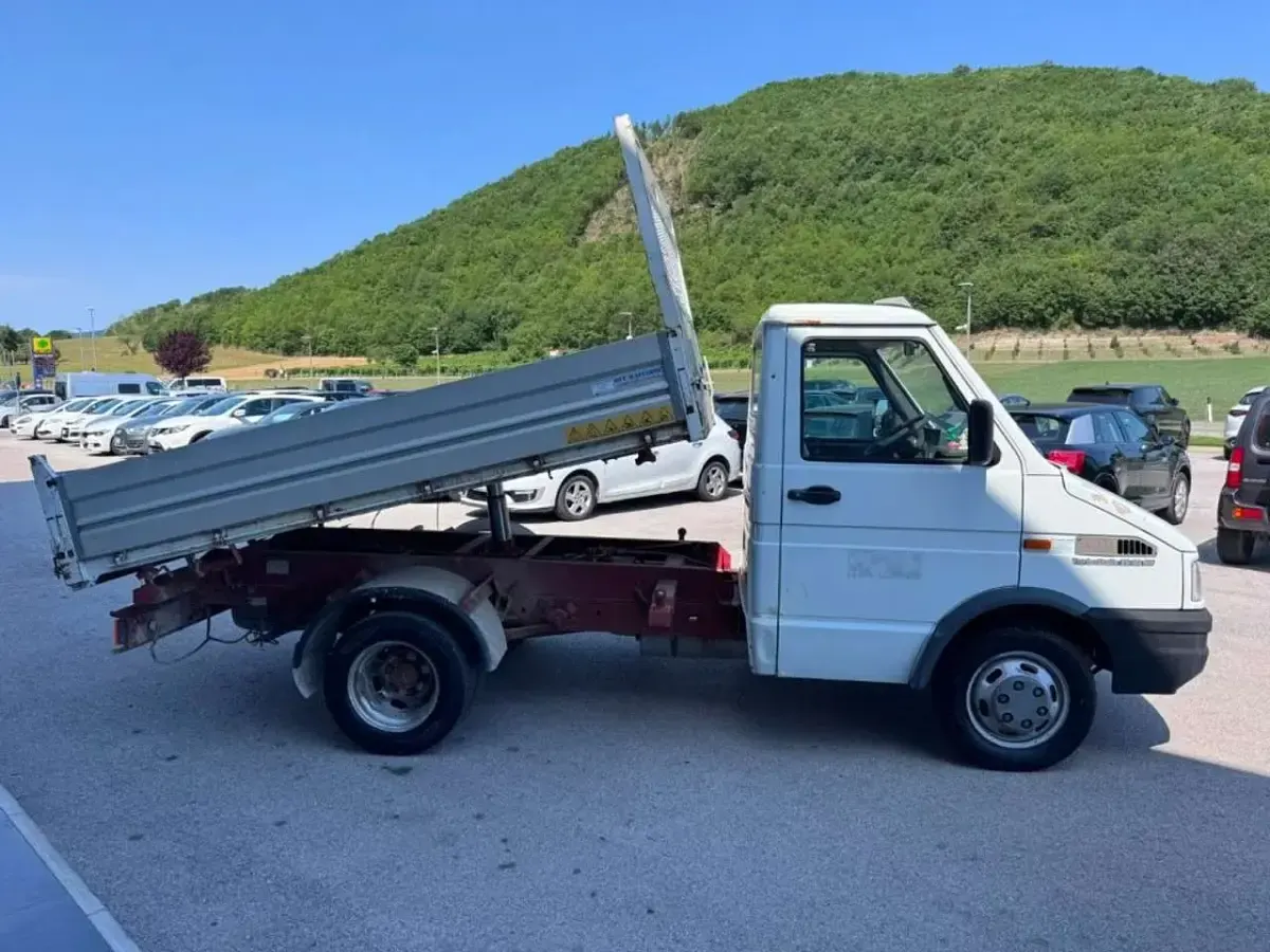 Usata Iveco Daily 101 CV (74 kW) 2000 Bianco Utilitaria