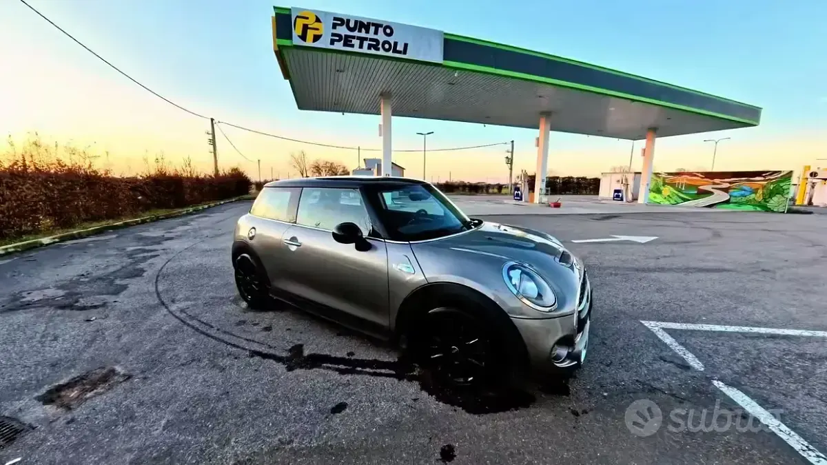 Usata Mini Cooper S 170 CV (125 kW) 2017 Grigio Utilitaria