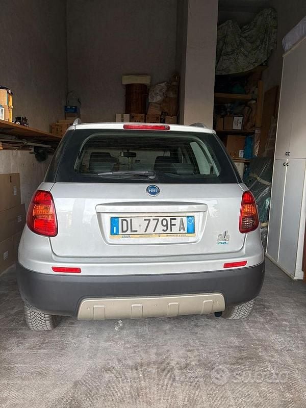Usata Fiat Sedici 2007 Grigio SUV