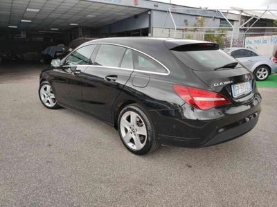 Nero metallizzato Usata 2018 Mercedes CLA180 Shooting Brake Executive Station wagon | 18.990 € (Cara) - Immagine 1/4