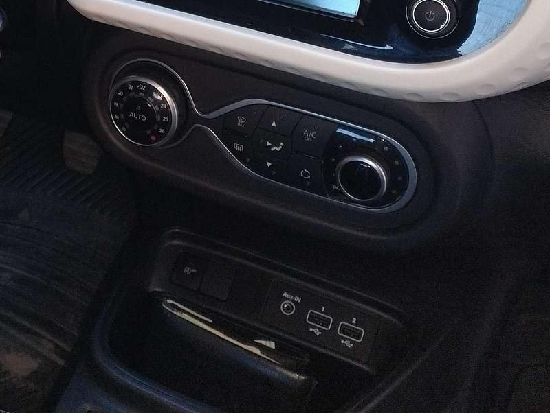 Usata Renault Twingo Life 69 CV (50 kW) 2022 Grigio Utilitaria