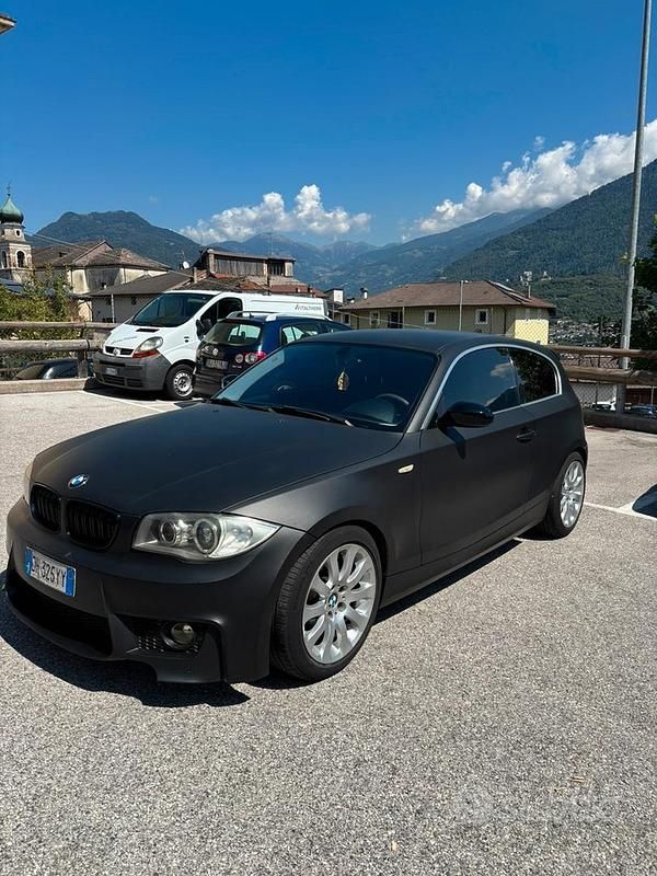 Usata BMW 118 143 CV (105 kW) 2007 Nero Utilitaria