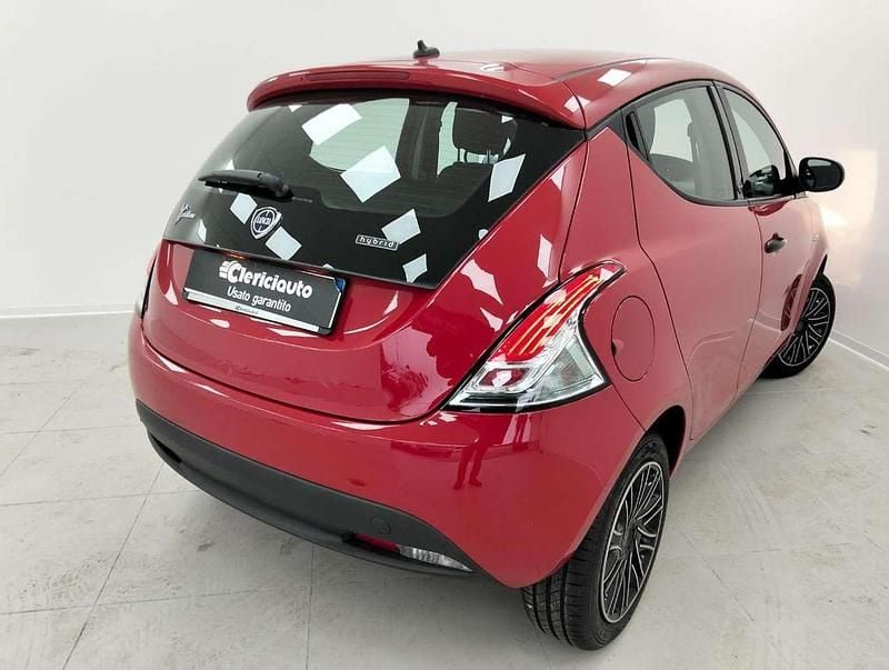 Usata Lancia Ypsilon Silver 69 CV (50 kW) 2020 Rosso Utilitaria