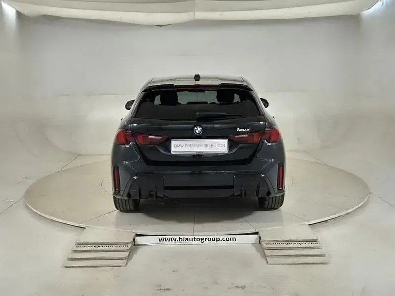 Usata BMW 120 Performance 163 CV (119 kW) 2025 Nero Utilitaria