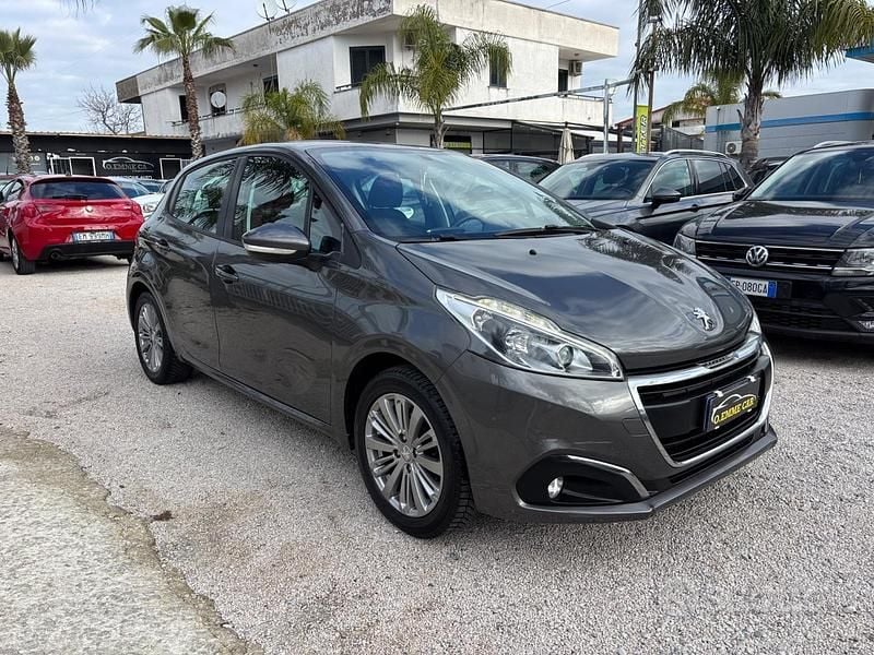 Usata Peugeot 208 Allure 82 CV (60 kW) 2017 Grigio Utilitaria