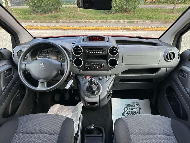 Gebraucht Peugeot Partner 75 PS (55 kW) 2018 Rot Van / Kleinbus